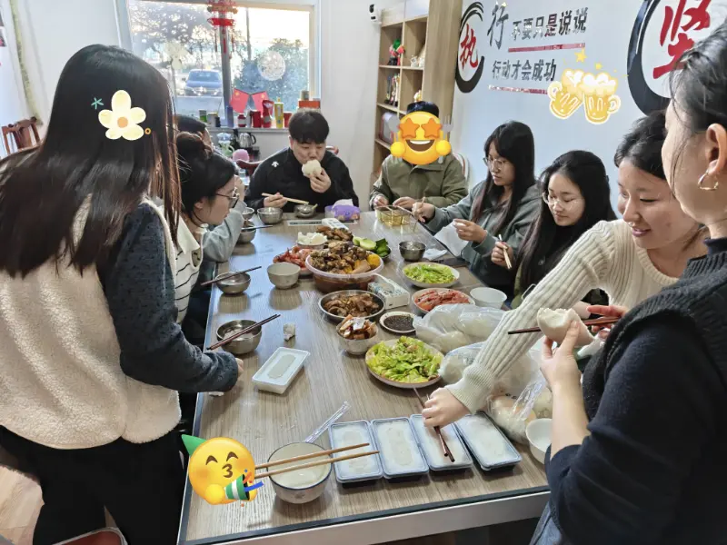 Un déjeuner spontané crée des liens durables au bureau